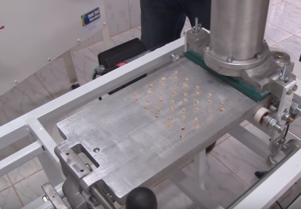 Proyecto Solicitado – Máquina de snacks salados  |Día final 02 afuera 17|