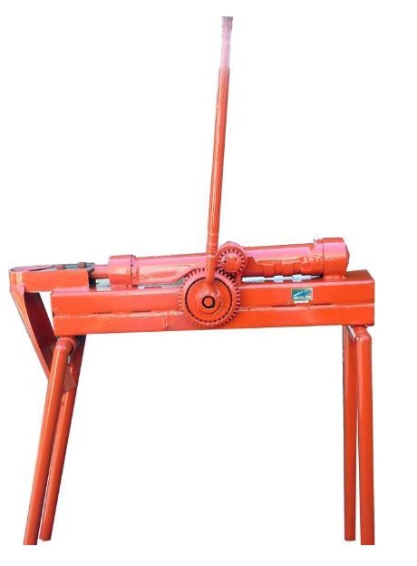 Project requested [25 April 2013] – Coconut Breaking Machine from Baru or Cumbaru – Design and Automation