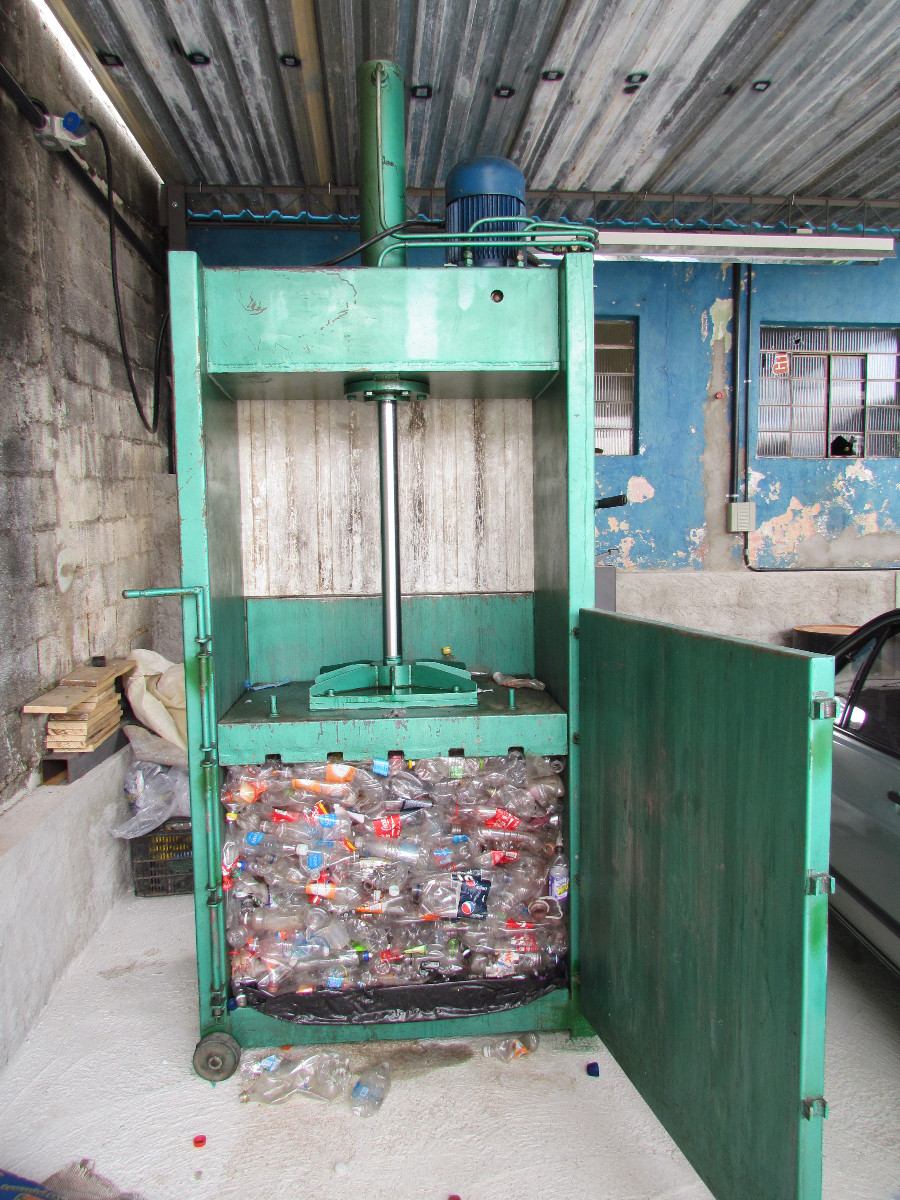 Project requested [30 of october 2013] – Recyclable baler press
